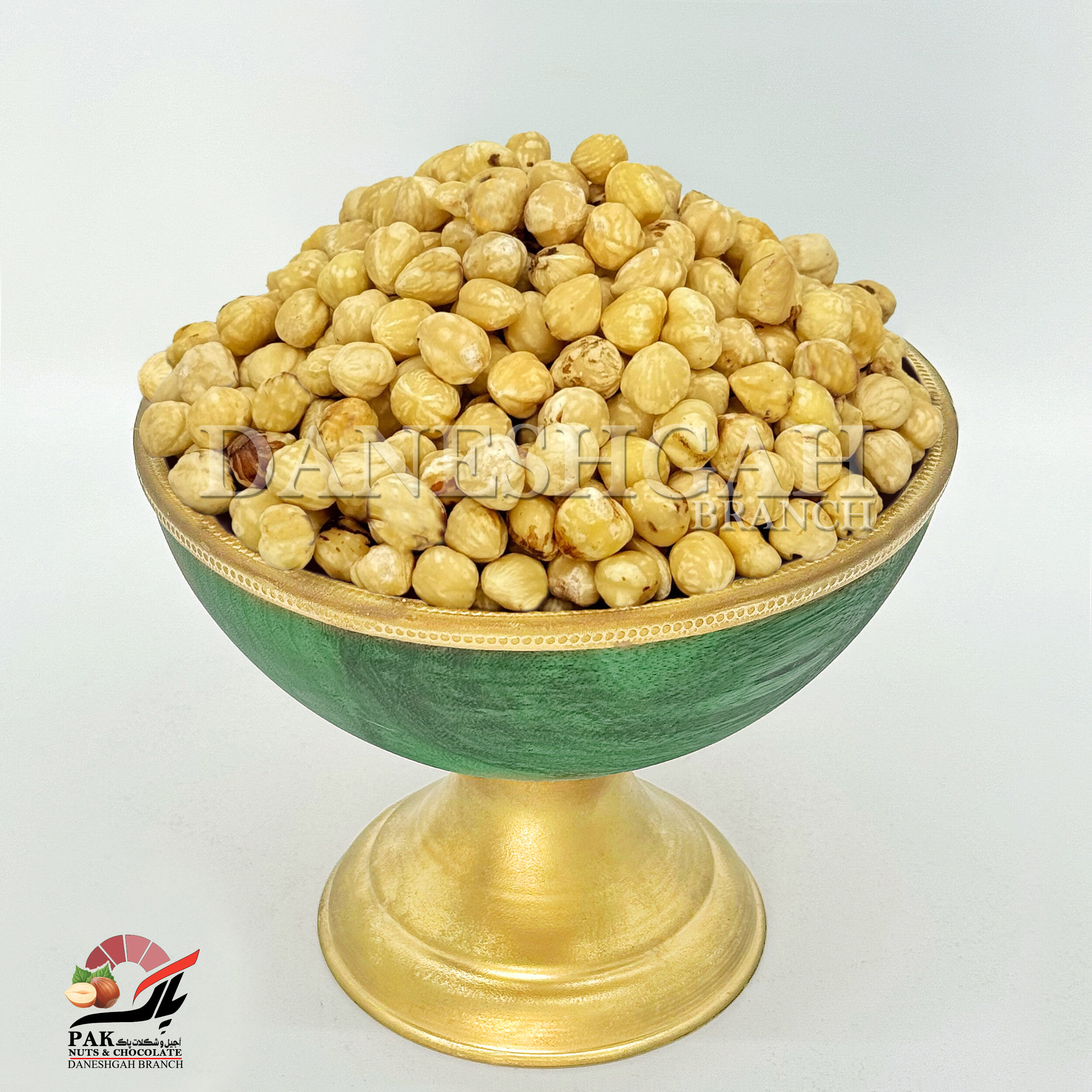 مغز فندق خام